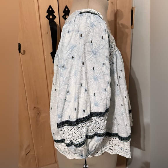 Oli & Hali Washed Eyelet Crochet Lace Babydoll Peasant Top Blouse Puff Sleeve - Picture 5 of 6